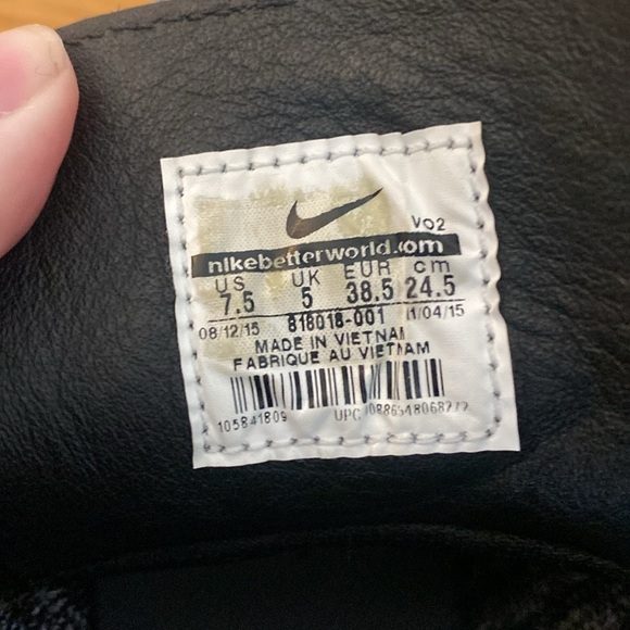 Nike Women’s Gray and Black Air Force Sneakers Size 7.5 - Picture 6 of 8